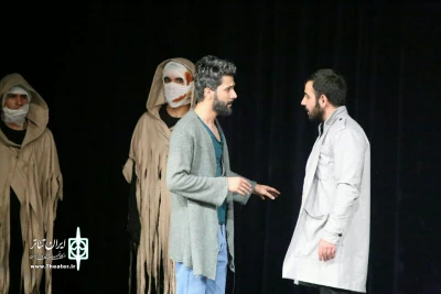 گزارش تصویری نمایش روشان به کارگردانی علی پوراحمدیان