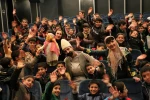 نمایش خانم کوچیک