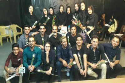 اجرا خوانی نمایشنامه هفت طبقه
کارگردان: شاهپور رشنور
عکاس رضوان نقدی
کاری از گروه نمایشی دیالوگ