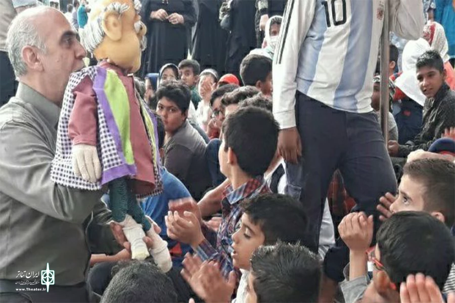اجرای گروه های نمایشی لرستان در کمپ های اسکان سیل زدگان 2