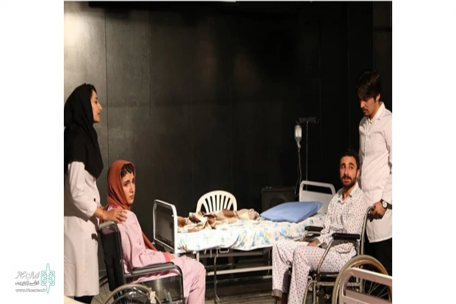 نمایش«خوابگردها» در شهرستان خرم اباد به روی صحنه رفت. 3