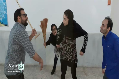 نمایش نخودی و غول سرما

کاری از انجمن نمایش اشترینان به روی صحنه می‌رود