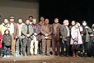 توسط گروه نمایشی صفیر

نمایش «دکلره» در شهرستان الیگودرز به روی صحنه رفت
