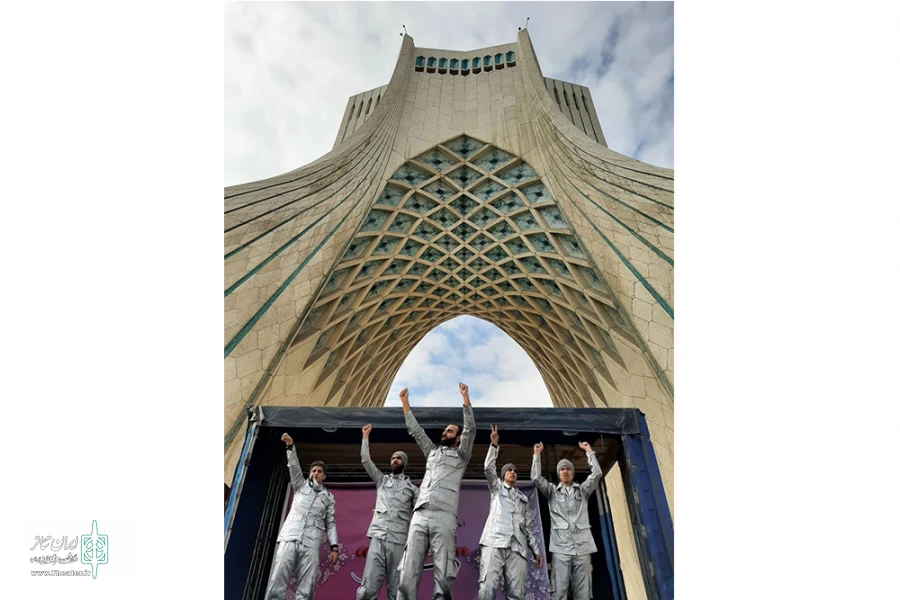 اجرای عموم نمایش خیابانی « سرباز‌»  به کارگردانی پژمان شاهوردی 2