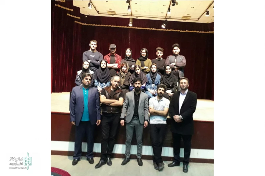 جلسه هم اندیشی باحضورهنرمندان صورت گرفت 2