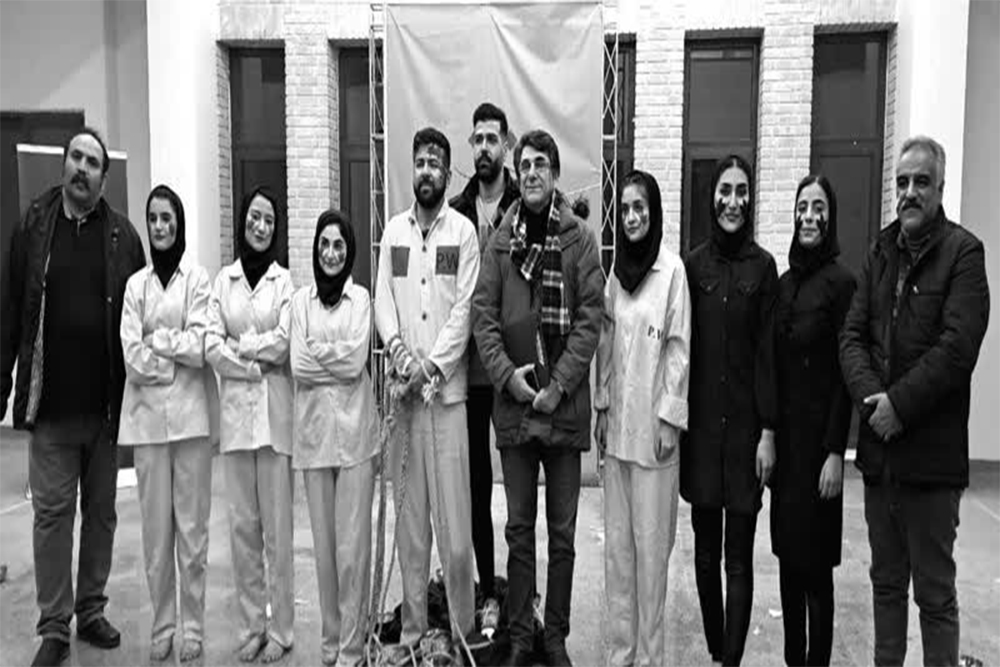 درخشش گروه تئاتر ققنوس شهرستان ازنا در جشنواره تئاتر ایثار