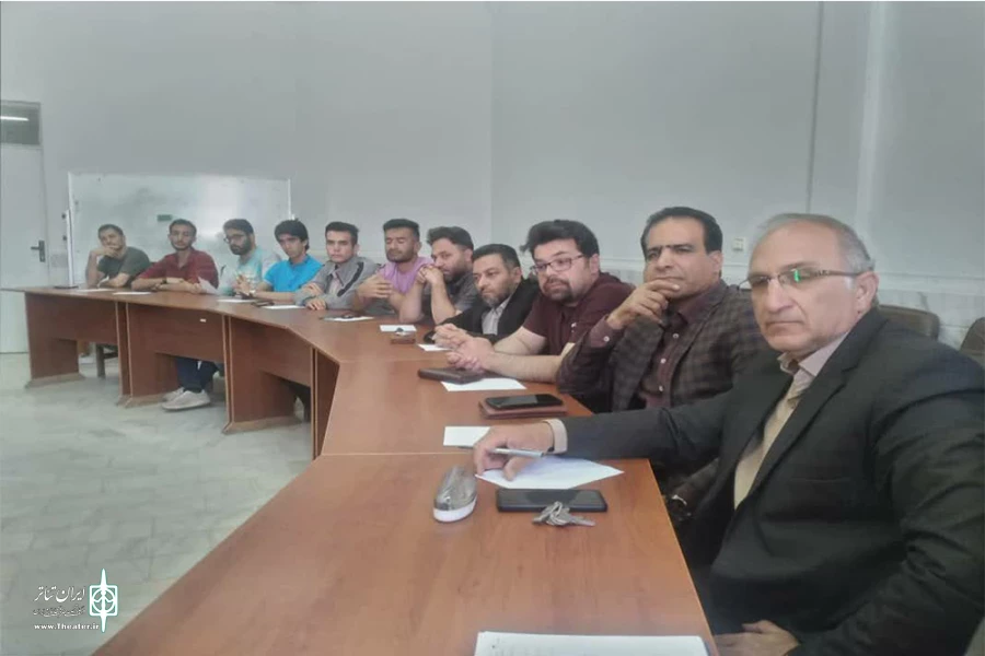 نخستین نشست و دورهمی هنرمندان انجمن هنرهای نمایشی الیگودرز برگزار شد 2