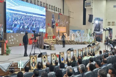 در کنگره ۶۵۵۵ شهید استان لرستان

نمایش محیطی «یه قصه از یک شهر» روی صحنه رفت