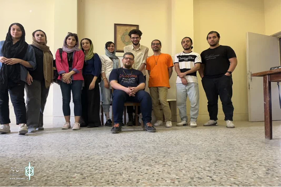 کلاس کارگاه تخصصی تحلیل نمایشنامه در خرم آباد برگزار می‌شود 2