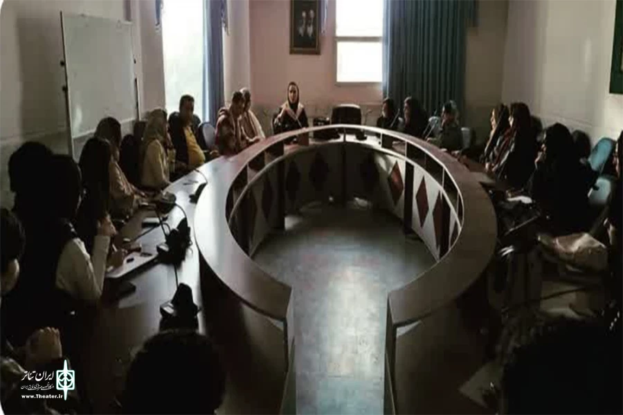 اولین نشست هنرمندان تئاتر برگزار گردید 2