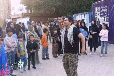 همزمان با آزاد سازی خرمشهر

نمایش خیابانی «جنگ خوش‌نویش‌ها» در جشنواره تئاتر فتح خرمشهر اجرا شد